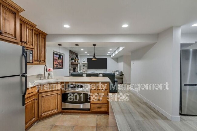 Building Photo - 10971 Cindy Cir
