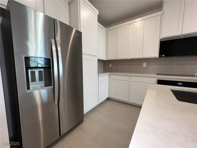 Building Photo - 230 Wewatta Ave