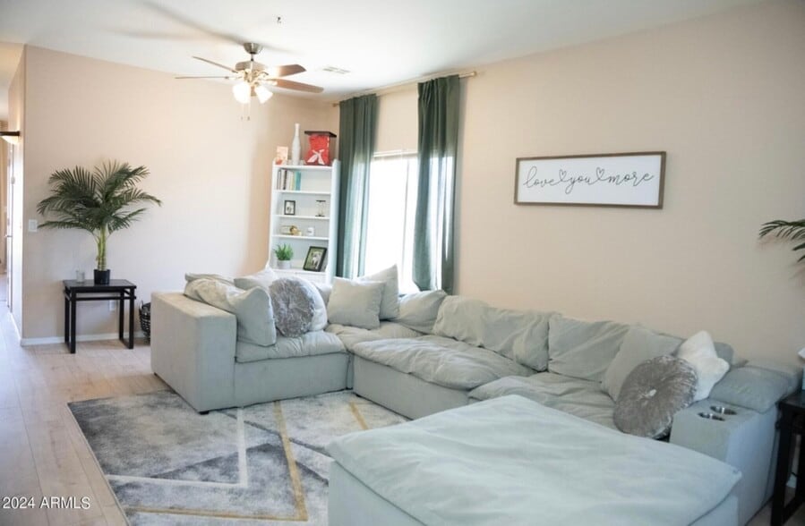 Front room right off the front door - 66 E Saddle Way