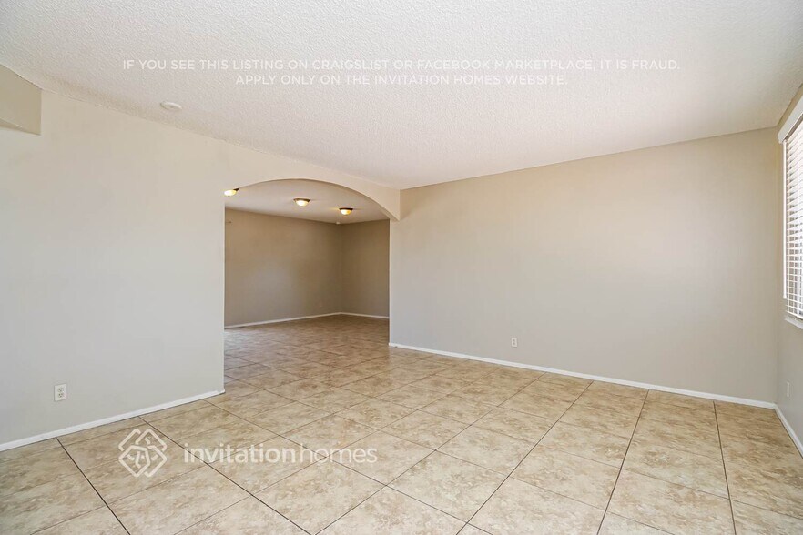 Building Photo - 3526 S Shafer Dr