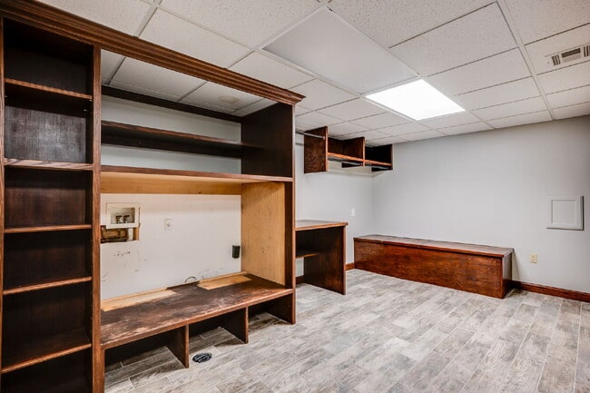 Building Photo - 112 S Springwood Dr