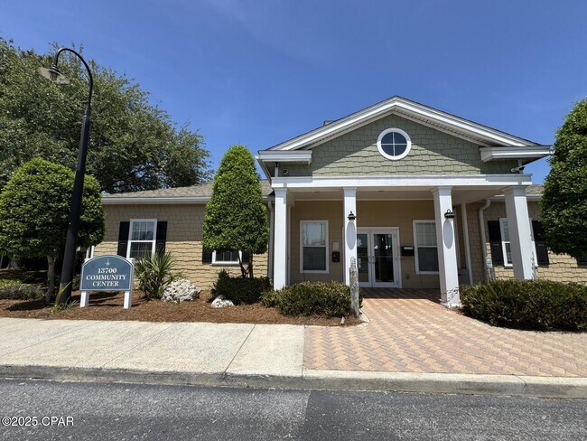 Building Photo - 1001 Lighthouse Rd
