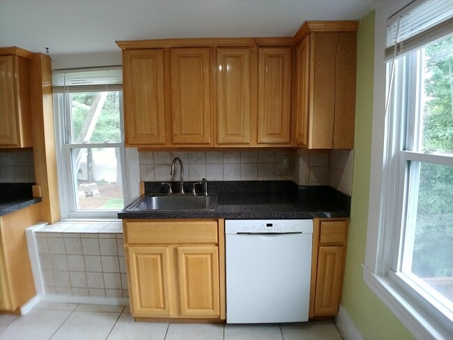 Building Photo - 77 Hudson St