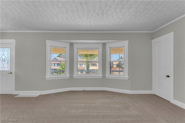 Building Photo - 10103 Almira Ave