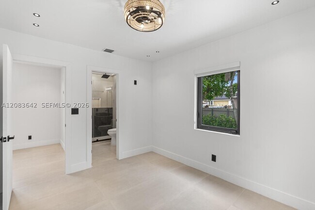 Building Photo - 401 NW 81st St.