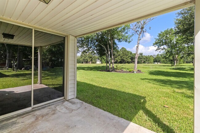 Building Photo - 210 Pecan Valley Ct