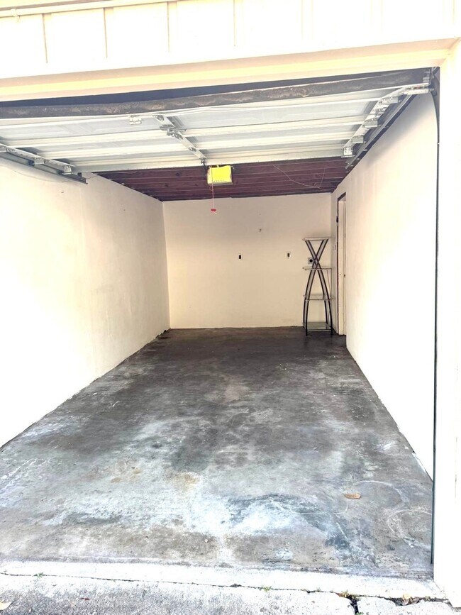 Building Photo - 2304 Winrock Blvd