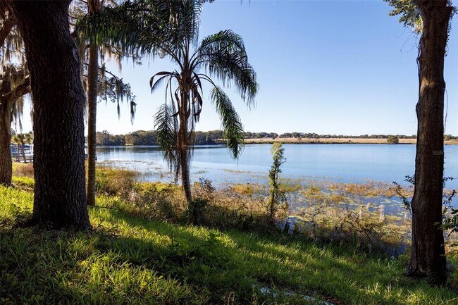 Building Photo - 2119 E Crooked Lake Dr