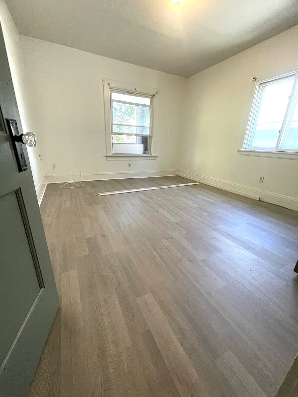 Building Photo - 2053 Robin St