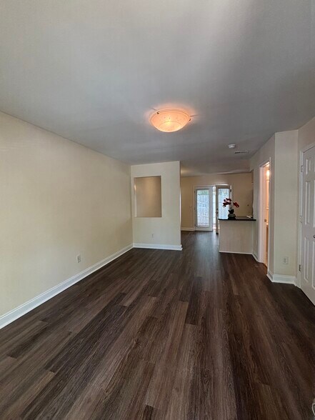 Primary Photo - 3246 Wesley Ave