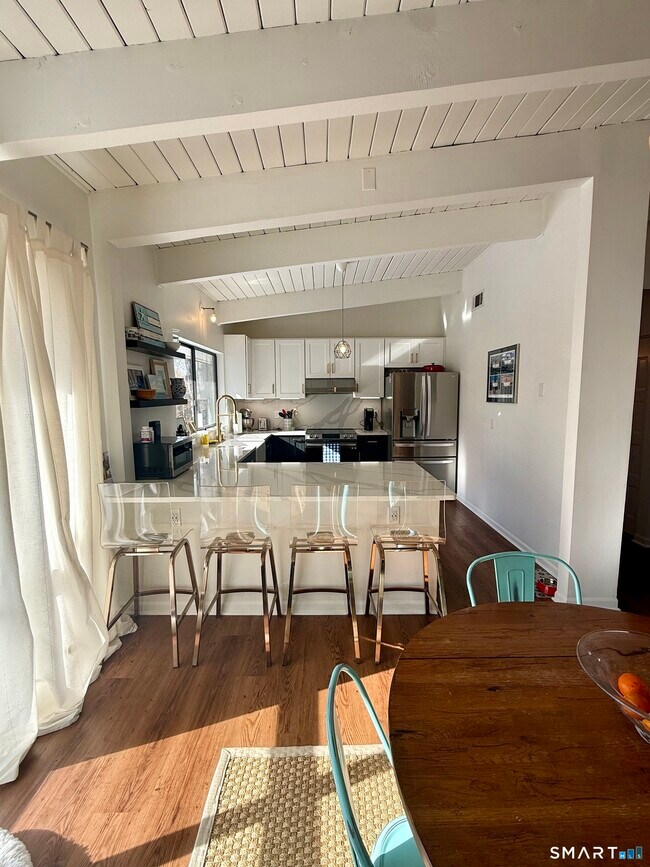 Building Photo - 85 Ledgebrook Dr