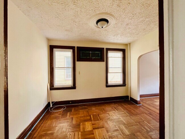 Building Photo - 262 Winfield Ave