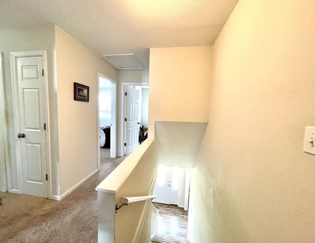 Building Photo - Rare, sought-after 5 bedroom home in Pembroke Meadows.