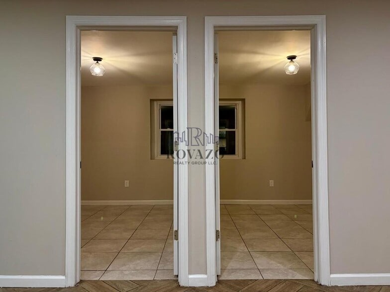 Building Photo - 172 Seymour Ave