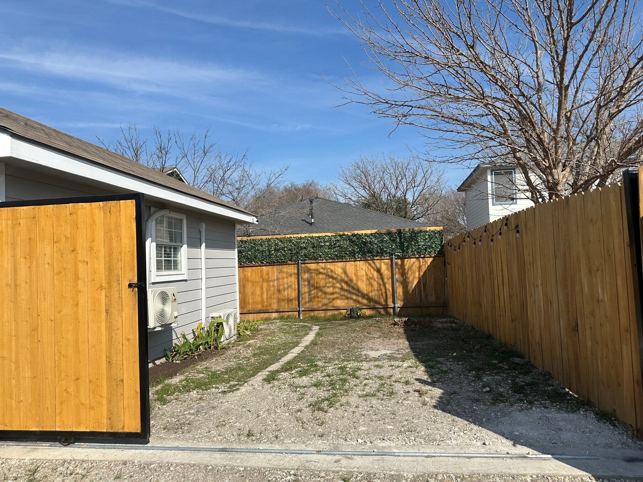 Building Photo - 115 Mist Flower Dr