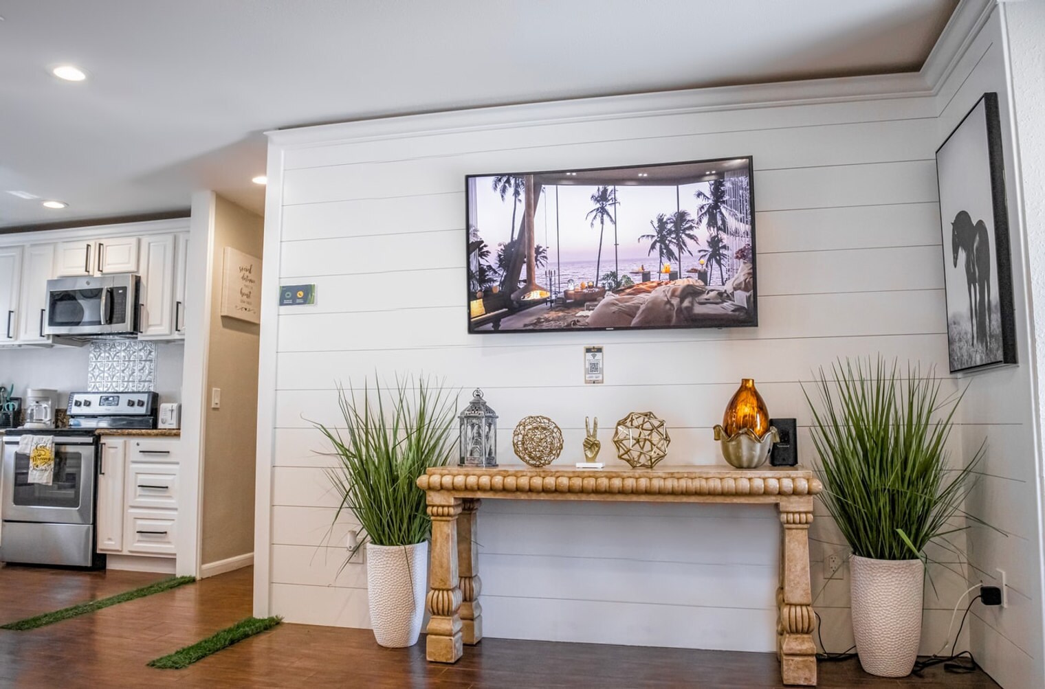 Building Photo - 660 Sunnyside Ave