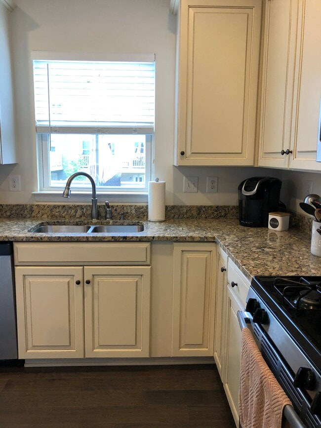 Building Photo - 8054 Elton St