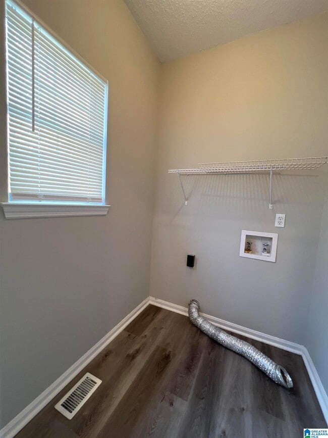 Building Photo - 6122 Summer Side Dr