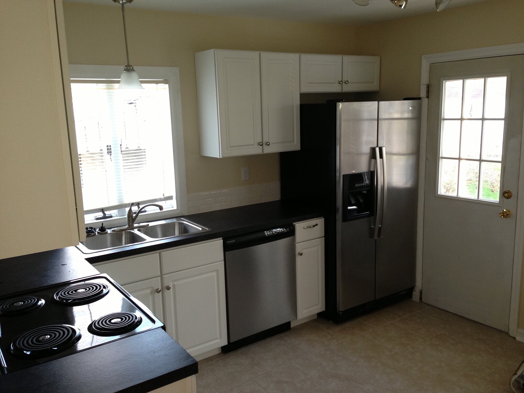 Kitchen - 2332 Monroe Ave NE