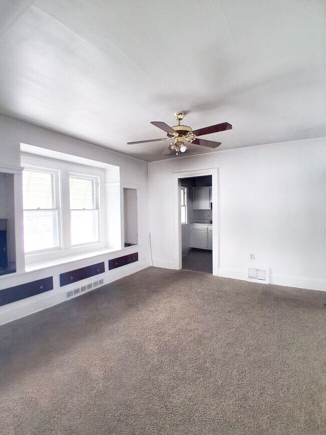 Building Photo - 4772 E 90th St