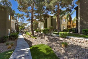 Building Photo - Solana Apartments