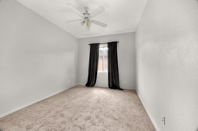 Building Photo - 2221 Capistrano Way
