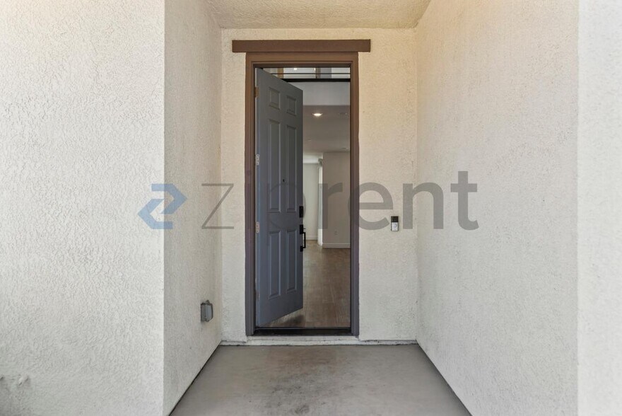 Building Photo - 3286 Deer Oak Street