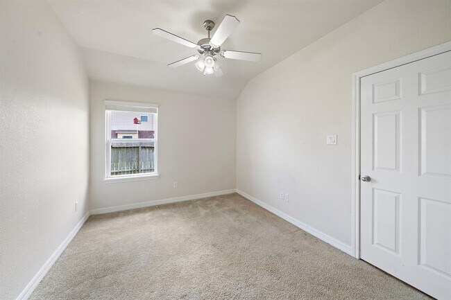 Building Photo - 9960 Golden Field Ln