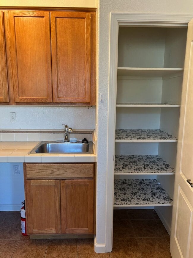 Building Photo - Great location- Granny unit available now