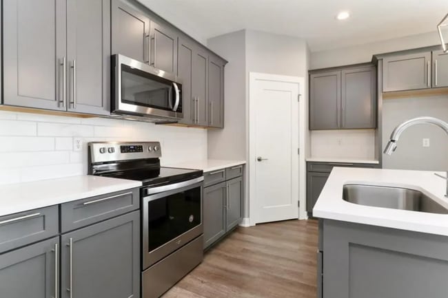 Building Photo - Beautiful Newer Home in West Des Moines