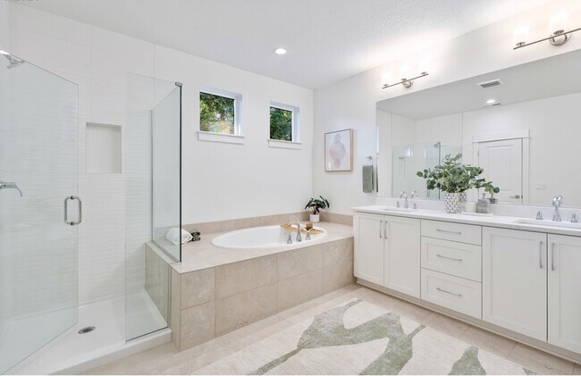 Building Photo - 15628 NW Raywood Ln