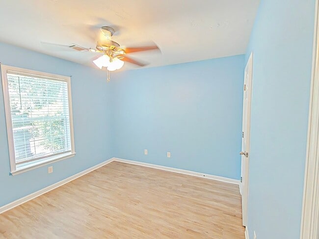 Building Photo - 2BR/2BA located near Doctor's Hospital / A...