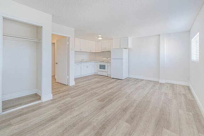 Building Photo - McDonald Apartments