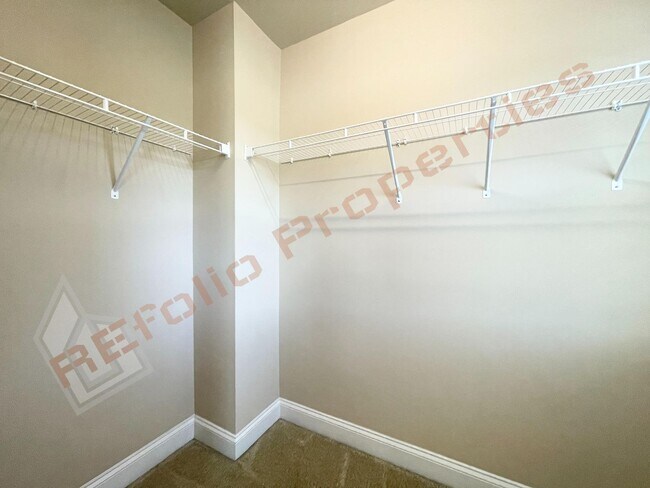 Building Photo - Lovely 3 Story 3 Bedroom 3.5 Bath 1 Car-Ga...