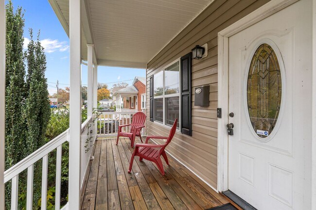 Building Photo - Dream Home Alert in Hampton!