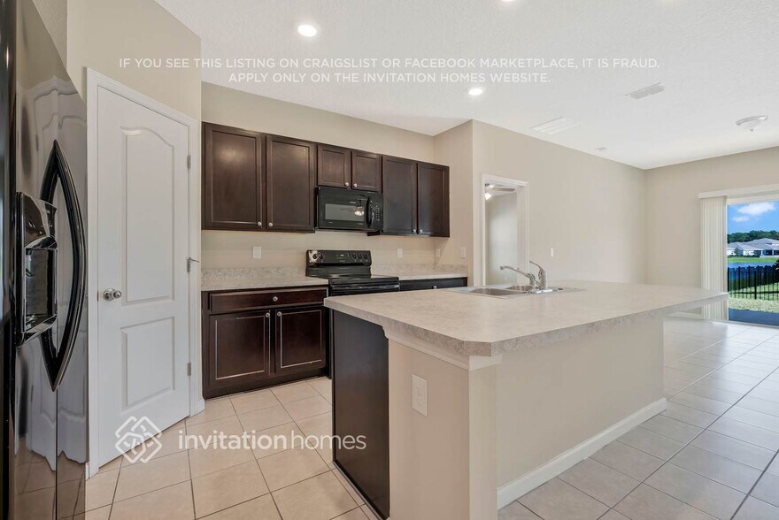 Building Photo - 240 Stone Arbor Ln