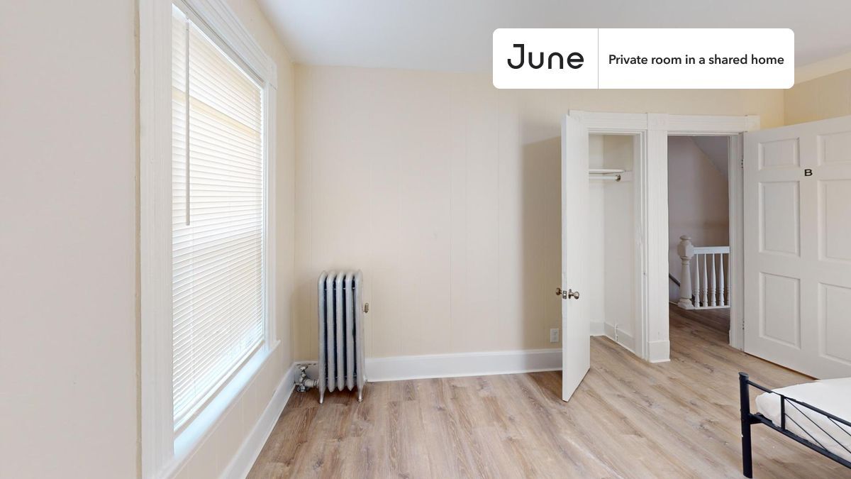 Building Photo - Private bedroom in 7 bed/2 bath Home