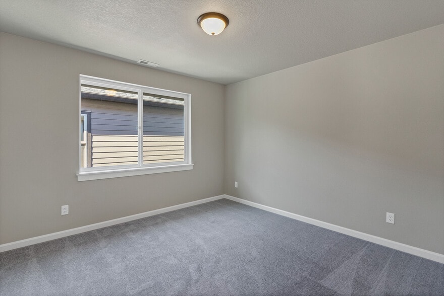 Bedroom (Upstairs - Side of House) - 2057 Audubon Ave SE