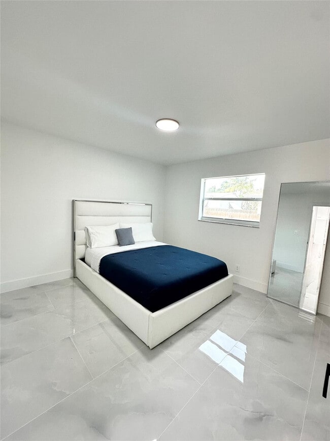 Building Photo - 2508 McKinley St