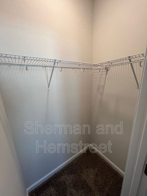 Building Photo - 2040 Lotus Dr