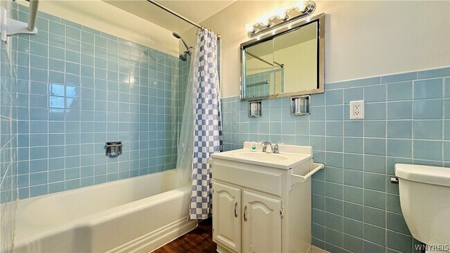 Building Photo - 954 Brighton Rd