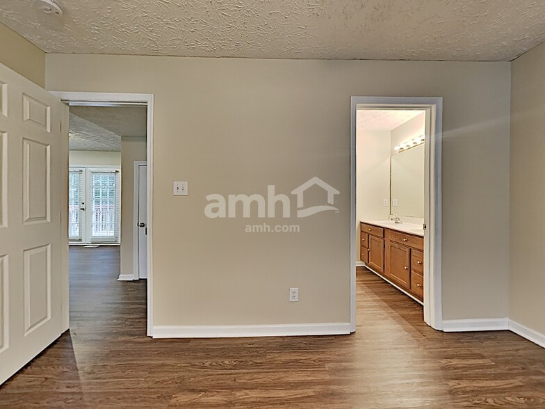 Building Photo - 6955 Saint Croix Ln