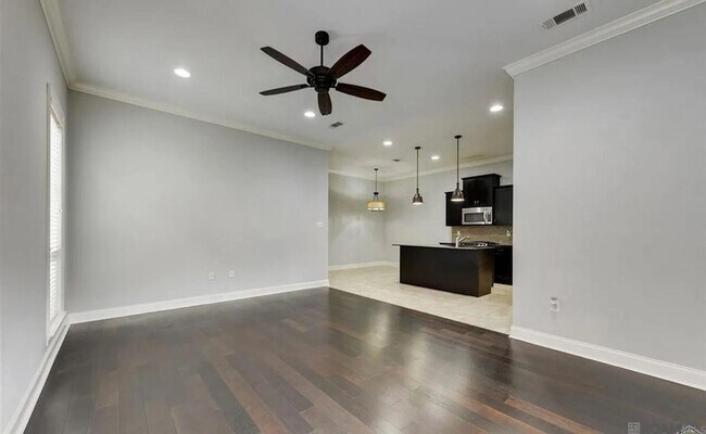 Building Photo - 7853 Seville Ct