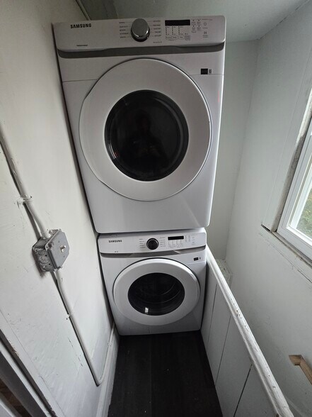 Building Photo - 231 N Clinton St