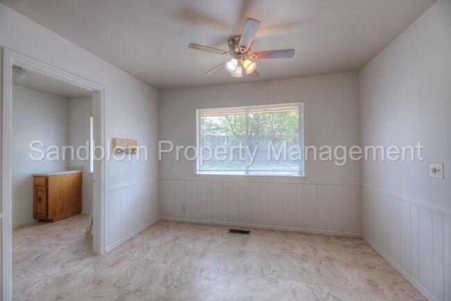Building Photo - For Lease | South Tulsa Duplex | $1400 Rent