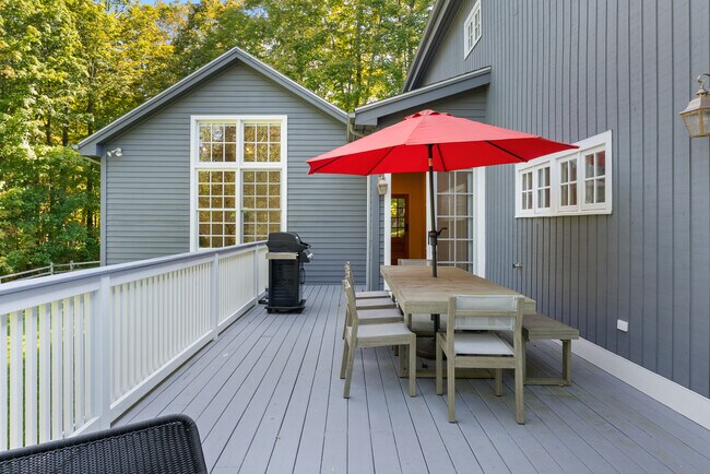 Building Photo - 84 Gunn Hill Rd