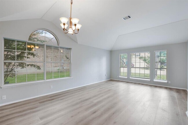 Building Photo - 1810 Coral Dr