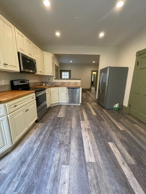 Building Photo - 1320 Northampton St