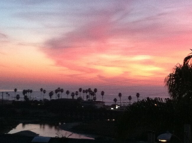 Building Photo - 2 Bedroom, 2 Bath + Loft, with Exceptional Views! Just Steps to the Beach!