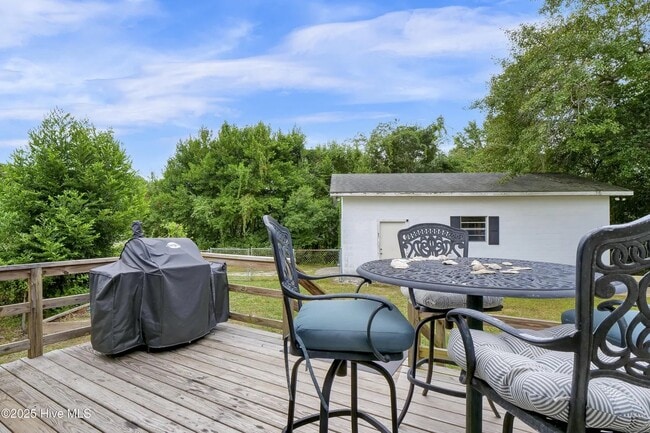 Building Photo - 236 Spruce Dr